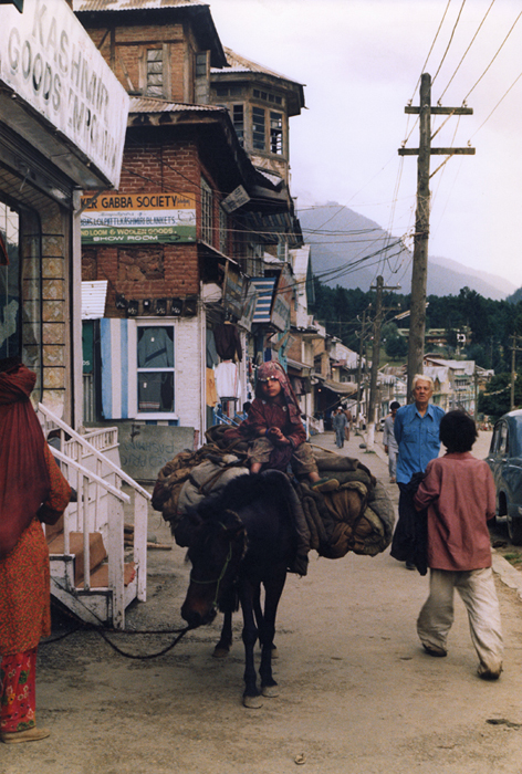 Nomadic child on pony, Srinagar, 1984
